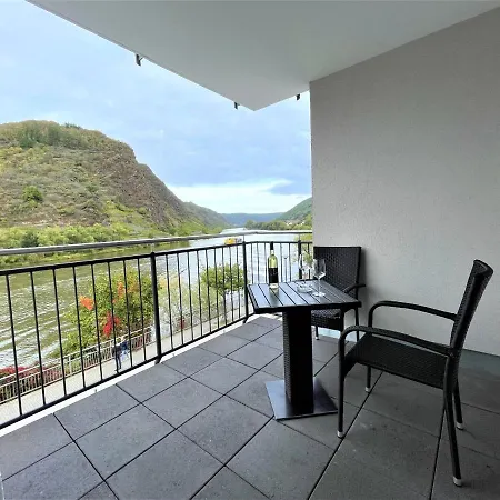 Moselpromenade Villa Moselufer, Panorama Blick Auf Burg , Cochem Und Mosel, Balkon