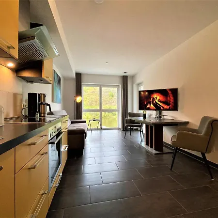 Moselpromenade Moselufer, Panorama & Burg Blick, Netflix, Balkon Apartment *
