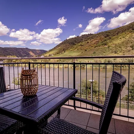 Moselpromenade Moselufer, Panorama Blick Auf Burg , Und Mosel, Balkon Апартаменты Кохем