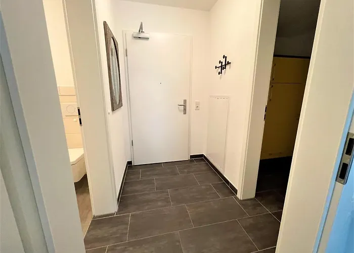 Moselpromenade Moselufer, Panorama Blick Auf Burg , Und Mosel, Balkon