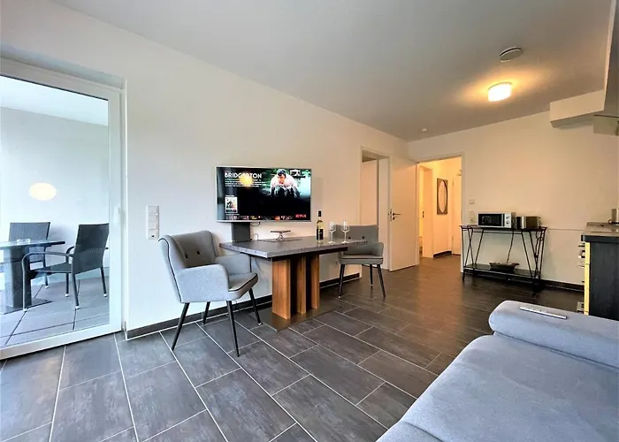 Moselpromenade Moselufer, Panorama Blick Auf Burg , Und Mosel, Balkon Апартаменты *